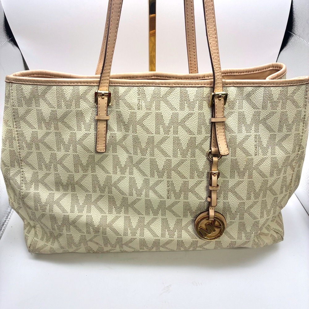 Michael Kors Voyager Tote Bag Vanilla Signature Logo Gold Hardware Tan Leather